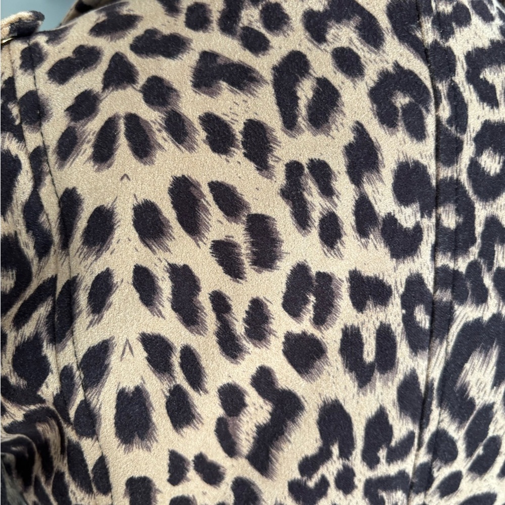 Chic Leopard Print Jacket - Picture 7 of 9
